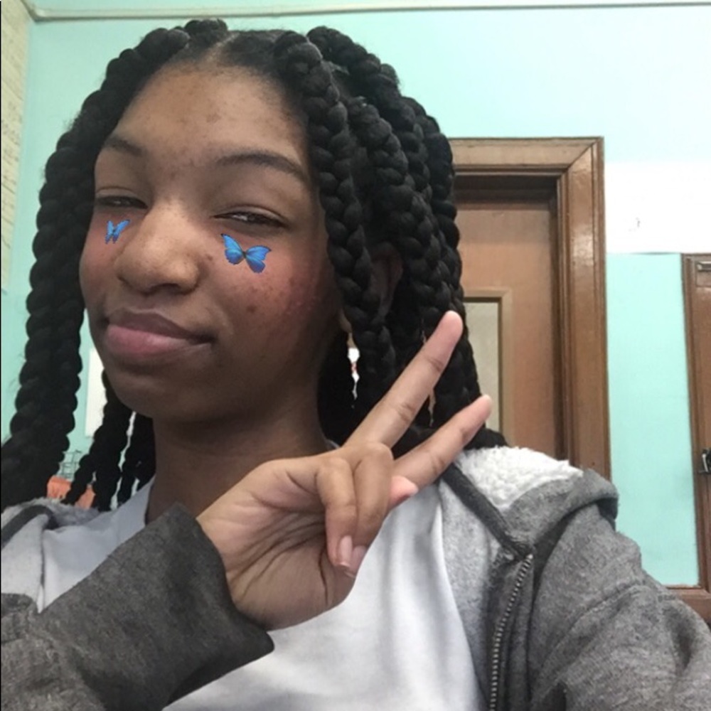 Meet your Posher, Naima